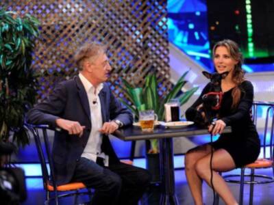 Elsa Pataky, enseña trucos para ser sexy en la cama con Pablo Motos