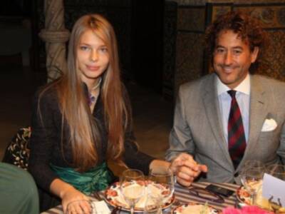 Duelo de mantillas y de Cármenes, en la fiesta de la revista Escaparate de Sevilla