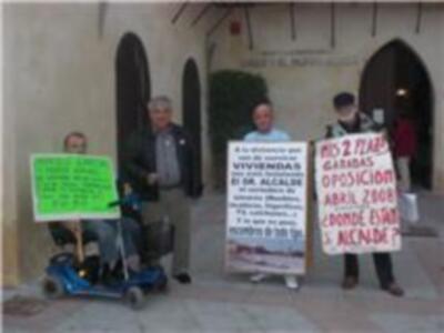 El popular Valdés muestra su solidaridad con las víctimas del alcalde socialista Manuel García(Chipiona)