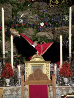 Galería del Altar y Solemne Quinario en honor de Ntro. Sr Jesucristo Orando en el Huerto de la Hermandad de Monte-Sión