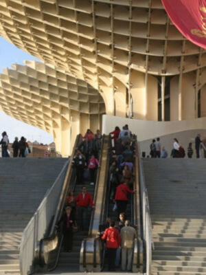 La Plaza de la Encarnación da paso a Metropol Parasol