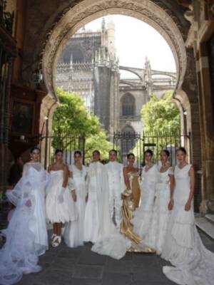 Diseñadores consagrados y jóvenes promesas de la moda presentan Novias de Sevilla