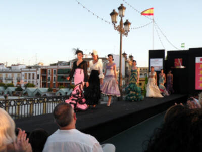 Moda sobre puente de Triana
