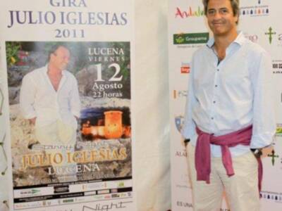 Julio Benítez el cordobés asistió a ver el concierto de su padrino julio iglesias en Lucena