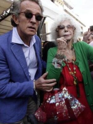 La Duquesa De Alba  se casa 5 octubre  a la una de la tarde 