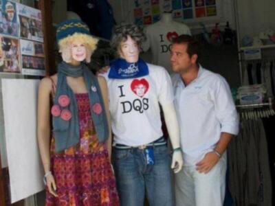 El Merchandising de la boda de la duquesa de alba y las sevillanas de la boda del siglo y medio....