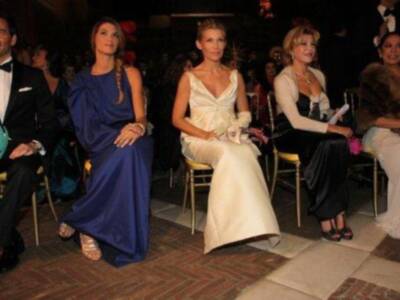 Fiesta de gala y mascaras en los Reales Alcázares de Sevilla  