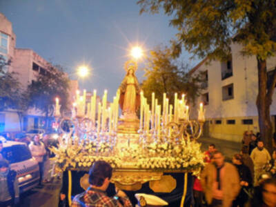 Pio XII y Begoña con la fe de la Milagrosa Sevillana.
