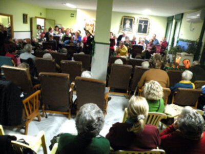 Santa Misa de Navidad, en la Residencia de Mayores, asistida, Virgen de las Angustias de Alcalá del Río.