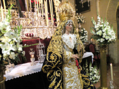 Galería del Besamano de la Stma Virgen de la Esperanza de la Hermandad de Jesús Nazareno de Alcalá del Río