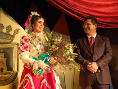 Noelia Cárdenas Gallero  elegida perla del carnaval 2012(Chipiona)