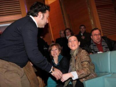  Sara Baras  recogió premio el público acompañada de su madre  