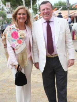 Numerosos personajes conocidos en Feria de Sevilla 2012