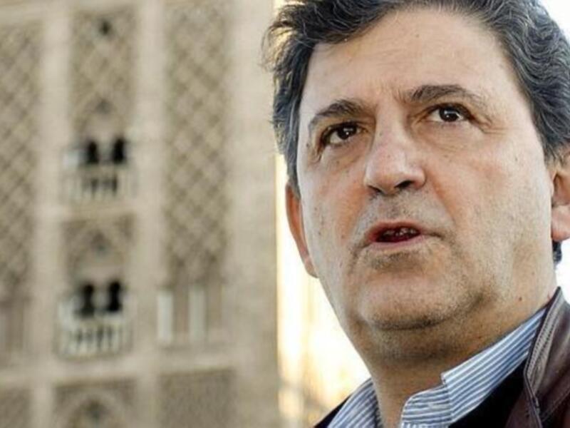 Entrevista de Jesus Alvarez en Abc de Sevilla a Francisco Gallardo que hoy firma en Feria Libro de Sevilla 