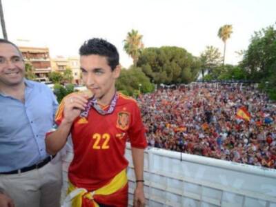 Jesús Navas, recibido como un héroe en su pueblo, Los Palacios