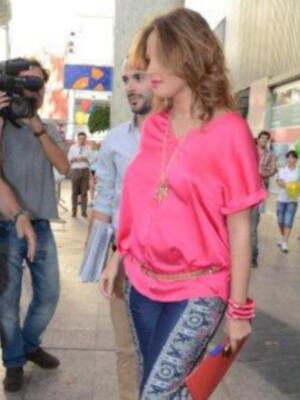 Jessica Bueno jurado de un certamen de modelos el mismo día que Isabel Pantoja se sentaba en el banquillo