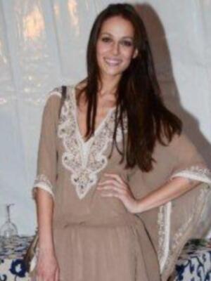 Eva González fan de la copla en el estreno del espectáculo azabache