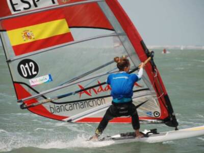 Blanca Manchón retoma la bandera en defensa del windsurf en los Juegos