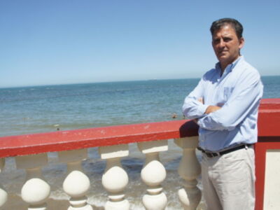 La última noche, el libro más vendido del verano en las playas de Cádiz y Huelva.