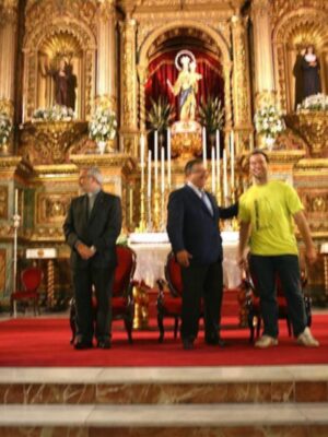 Don Bosco convocó a su alrededor a miles de personas en Sevilla, como la Gran Familia Salesiana que, somos en torno a nuestro Padre y Maestro San Juan Bosco.