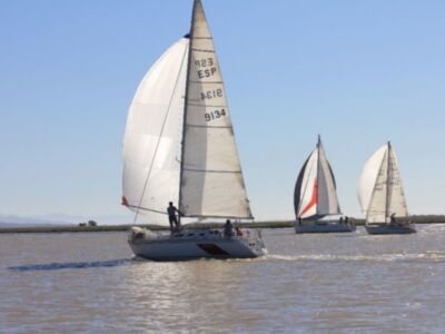 El 'Idefix' se proclama vencedor del 47º Ascenso a vela del río Guadalquivir