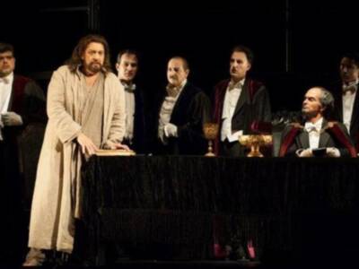 Los duques de Alba, Naty Abascal, Ana María Abascal y Alejandra Ortiz Osborne y su marido Joaquín Buendía, en el estreno de placido domingo en la maestranza