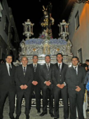 La Hermandad del Nazareno de Alcalá del río sin completar su estación.