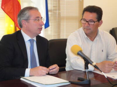 La Subdelegación desarrolla planes especiales de información y apoyo a mayores y jóvenes(Chipiona)