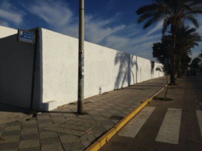 El delegado de Disciplina Urbanística agradece a los ciudadanos la colaboración mostrada en la limpieza y vallado de sus solares.(Chipiona) 