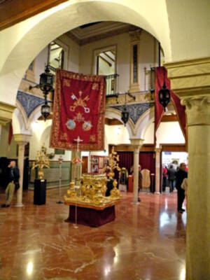 Sevilla. Se clausuro en el Mercantil la Exposición Mariana Historia de una devoción de María Auxiliadora de la Trinidad de Sevilla.