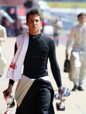 El piloto sevillano Manu Bejarano apunta a la Porsche Carrera Cup
