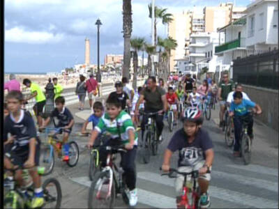 El 12 de octubre se celebra el Día de la Bicicleta 2014 incluido en el programa especial de deporte en familia(Chipiona) 