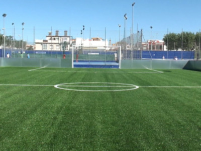 El Gutiérrez Amérigo y el campo de fútbol indoor reciben el mantenimiento integral periódico(Chipiona)