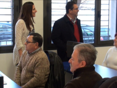 Antonio Peña clausura el primero de los diez cursos que inician en las nuevas tecnologías a mayores de 50 años 