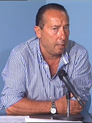 César Florido muy satisfecho con el premio recibido a su Moscatel de Pasas en la tercera edición del concurso Catatalentos.