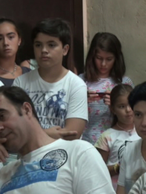 Estefanía Jurado prepara con los padres el viaje a la Base de Rota de los alumnos de sexto con mejores notas en inglés 