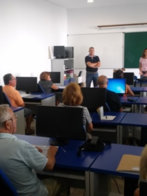 Comienza un nuevo curso de iniciación a la informática y otro de nivel II para mayores de 50 años.(Chipiona)