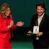 MANUEL CARRASCO CON SU NOVIA ALMUDENA NAVALON AL RECOGER LA MEDALLA DE ORO DE ANDALUCIA  