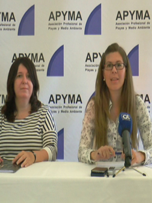 APYMA presenta un informe que alerta sobre los problemas que generan los colillas en playas y espacios naturales 