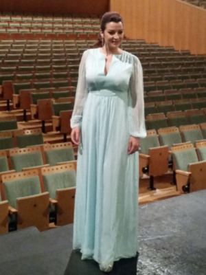 Erika Leiva presentó hoy en el teatro Maestranza su espectáculo recuerdo a a Rocío Jurado en el décimo aniversario de su muerte