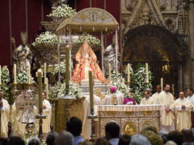Los fieles a la Virgen de los reyes celebraron su última novena a la Virgen ferrnandina.