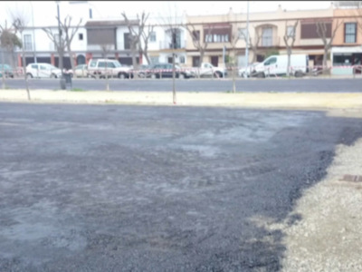 El parque Poeta Miguel Hernández se prepara para la ubicacion del mercadillo de los lunes