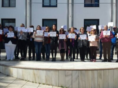 Mujeres de Chipiona se suman al parón de cinco minutos para hacer visible el valor que tiene el trabajo que realizan
