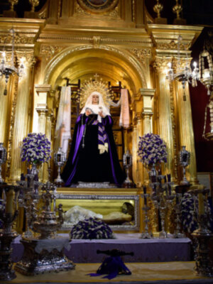 La Soledad de Alcalá del Río vestida de Hebrea en cuaresma.
