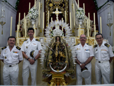 La Virgen del Carmen de Calatrava recibió las medallas de oro de la Real Liga Naval Española.