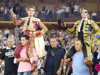 Puerta Grande para Ginés Marín y Juan José Padilla