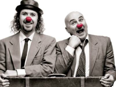 Este viernes vuelve a Sala Cero Teatro 'Orgullo SOS', un desternillante monólogo escrito y dirigido por Daniel Blanco y Miguel Ángel Parra e interpret
