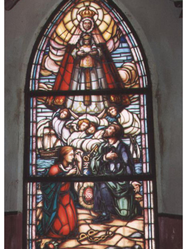 Vidriera de la Virgen de Regla y escena de redención de cautivos.