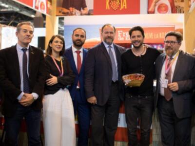 Manuel Carrasco y Alma Obregon presentan las bondades de las fresas en el Salón de Gourmets