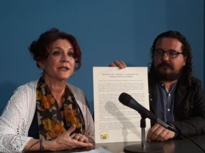 IU inicia una campaña en defensa de la mejora de los centros educativos y ampliación de la educación pública con más ciclos formativos en Chipiona